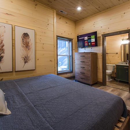 Luxury 12-Bedroom Cabin With Indoor Pool, Hot Tub & Movie Theater, Sleeps 36 Sevierville Ngoại thất bức ảnh