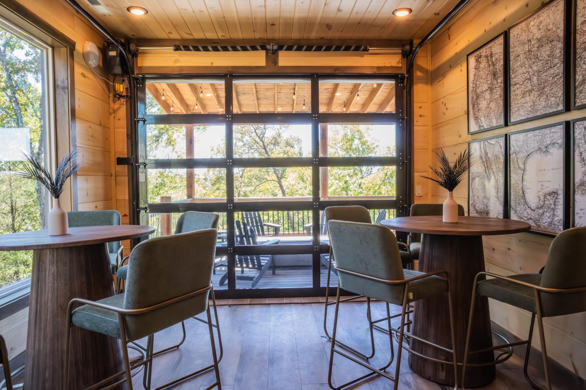 Luxury 12-Bedroom Cabin With Indoor Pool, Hot Tub & Movie Theater, Sleeps 36 Sevierville Ngoại thất bức ảnh