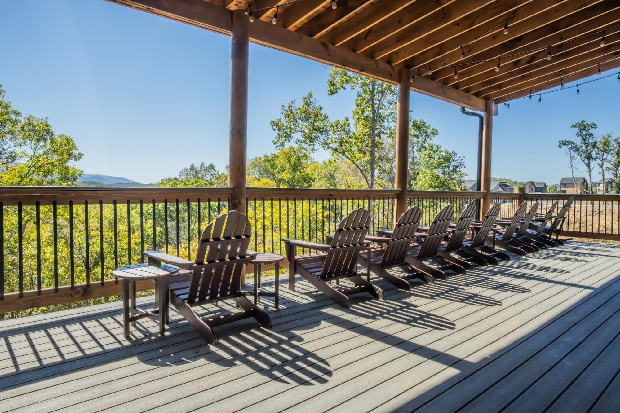 Luxury 12-Bedroom Cabin With Indoor Pool, Hot Tub & Movie Theater, Sleeps 36 Sevierville Ngoại thất bức ảnh