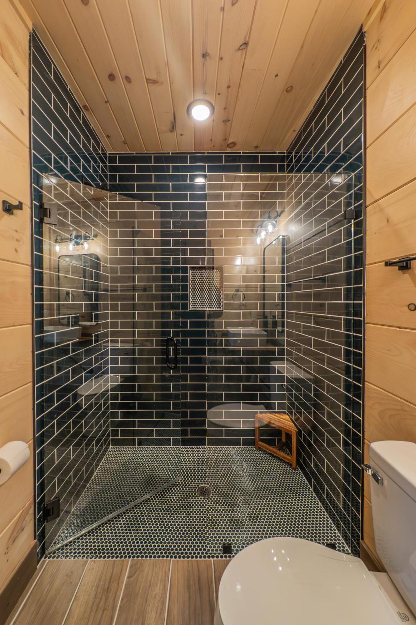 Luxury 12-Bedroom Cabin With Indoor Pool, Hot Tub & Movie Theater, Sleeps 36 Sevierville Ngoại thất bức ảnh