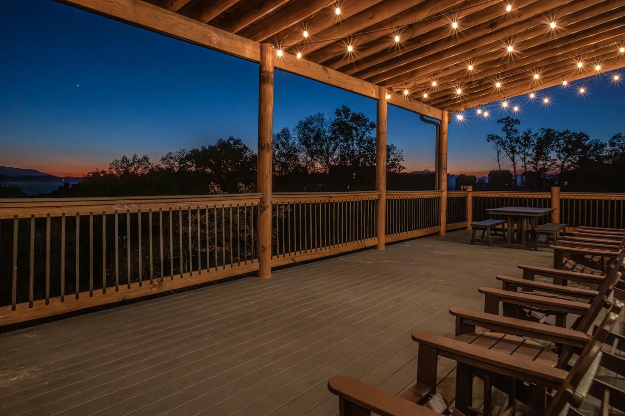 Luxury 12-Bedroom Cabin With Indoor Pool, Hot Tub & Movie Theater, Sleeps 36 Sevierville Ngoại thất bức ảnh