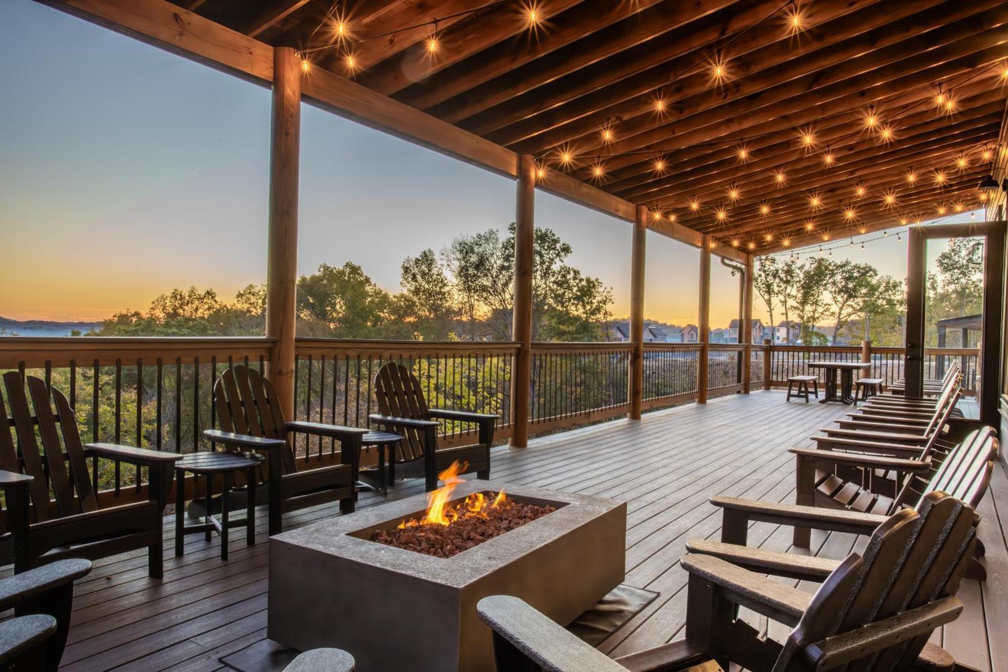 Luxury 12-Bedroom Cabin With Indoor Pool, Hot Tub & Movie Theater, Sleeps 36 Sevierville Ngoại thất bức ảnh